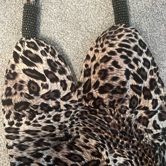 Leopard print halter top by Australian brand size s 🐆 - Picture 6 of 10